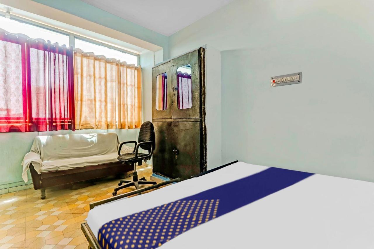 Spot On 81122 Saket Honest Hotel Ayodhya Buitenkant foto