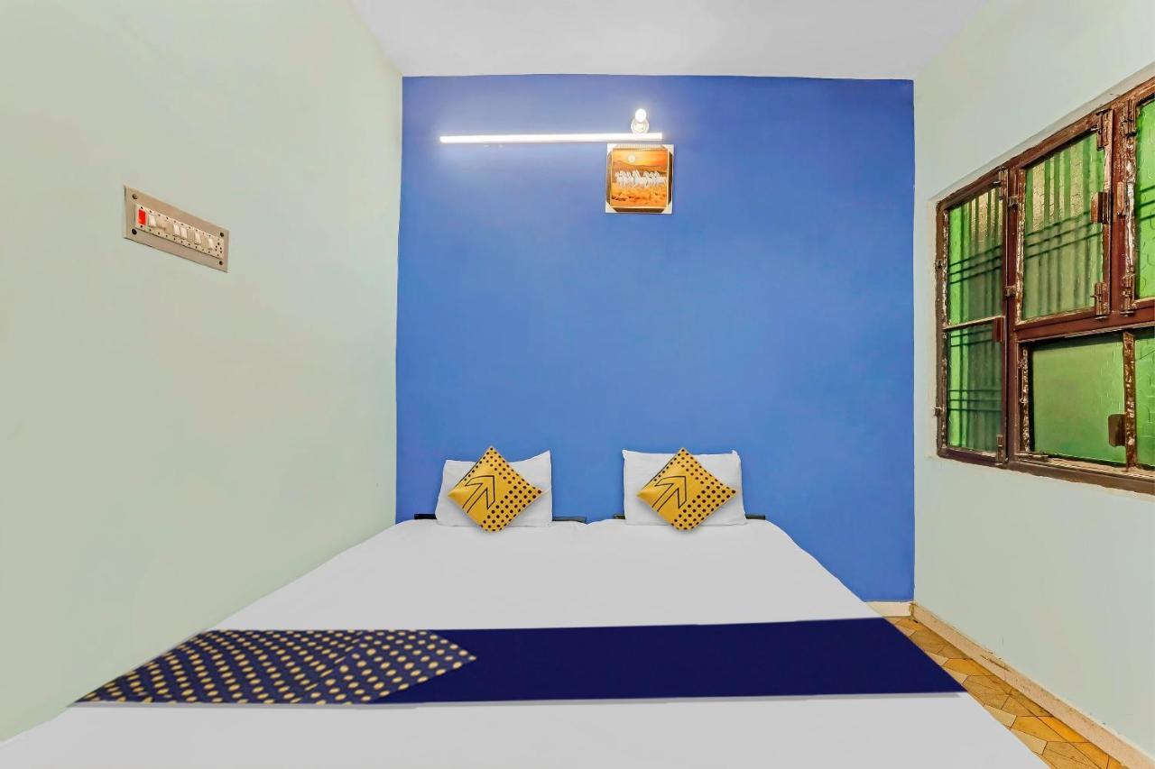 Spot On 81122 Saket Honest Hotel Ayodhya Buitenkant foto