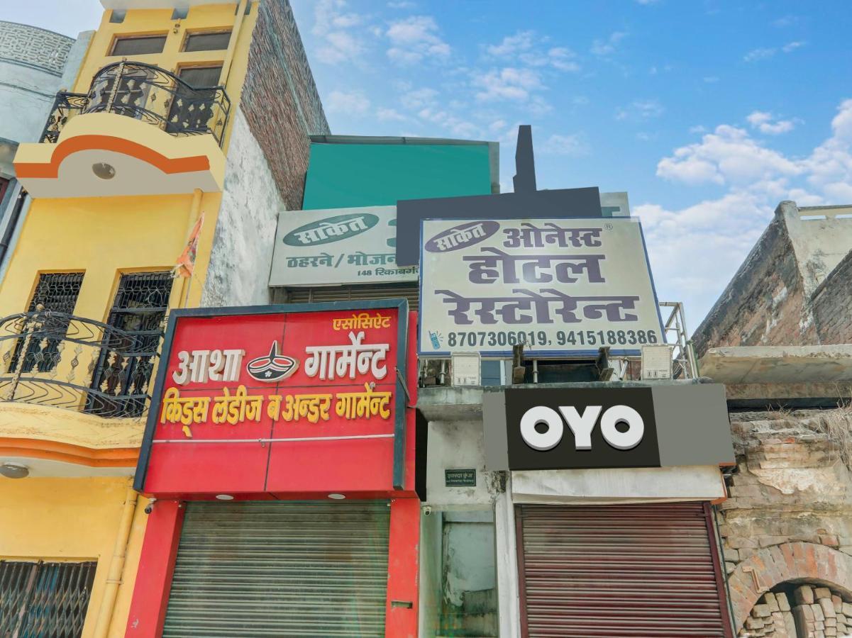 Spot On 81122 Saket Honest Hotel Ayodhya Buitenkant foto